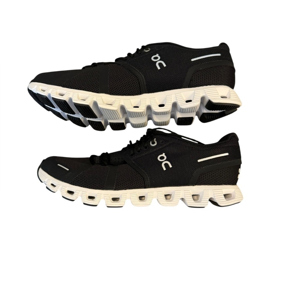On Running Black and White Athletic Shoes Women’s Size 8.5 - Picture 5 of 8